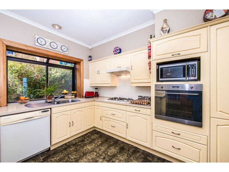 92 Jervois Tce, Marino SA 5049