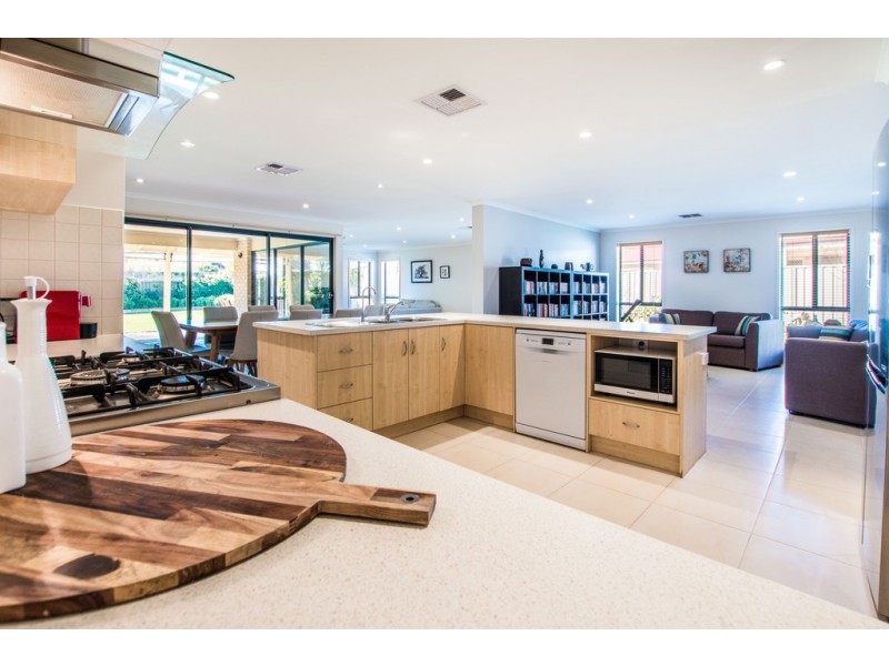 14 Aubrey Drive, Willunga SA 5172