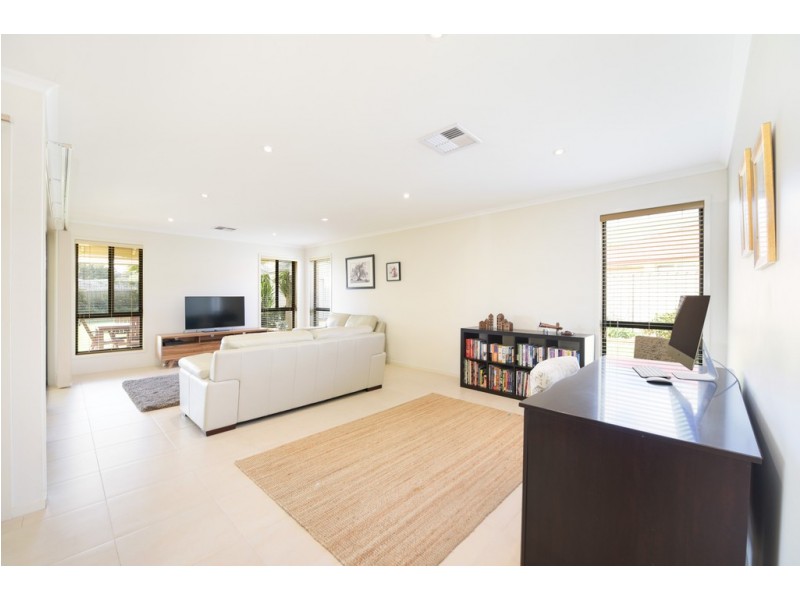 14 Aubrey Drive, Willunga SA 5172