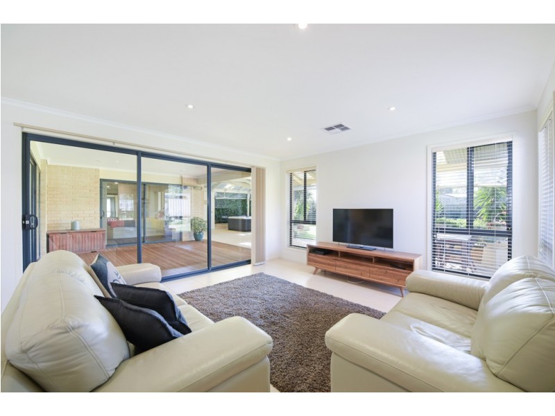 14 Aubrey Drive, Willunga SA 5172