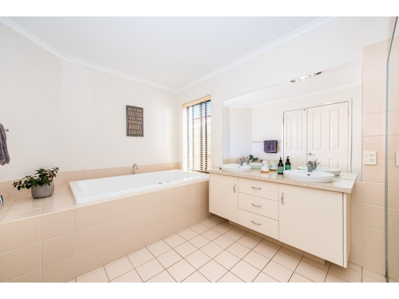 14 Aubrey Drive, Willunga SA 5172