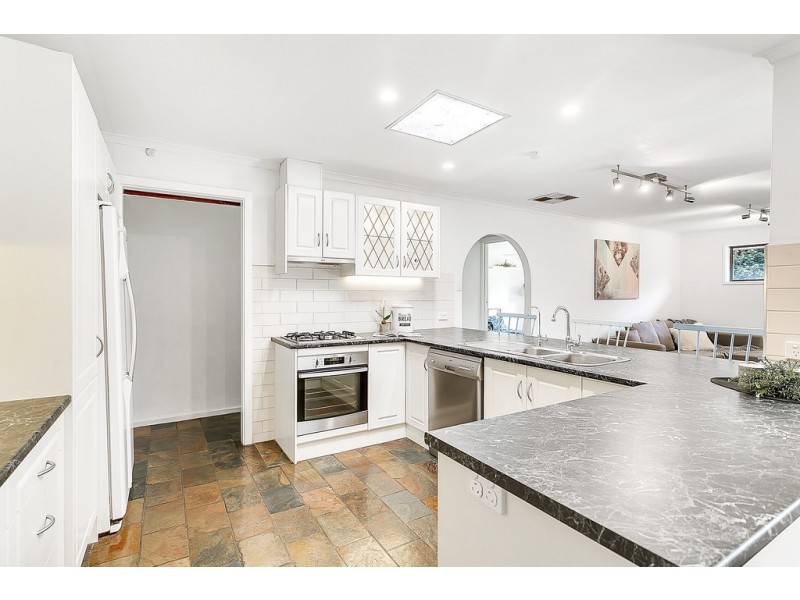 5 Dawson Avenue, Happy Valley SA 5159