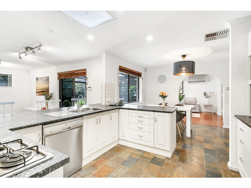 5 Dawson Avenue, Happy Valley SA 5159