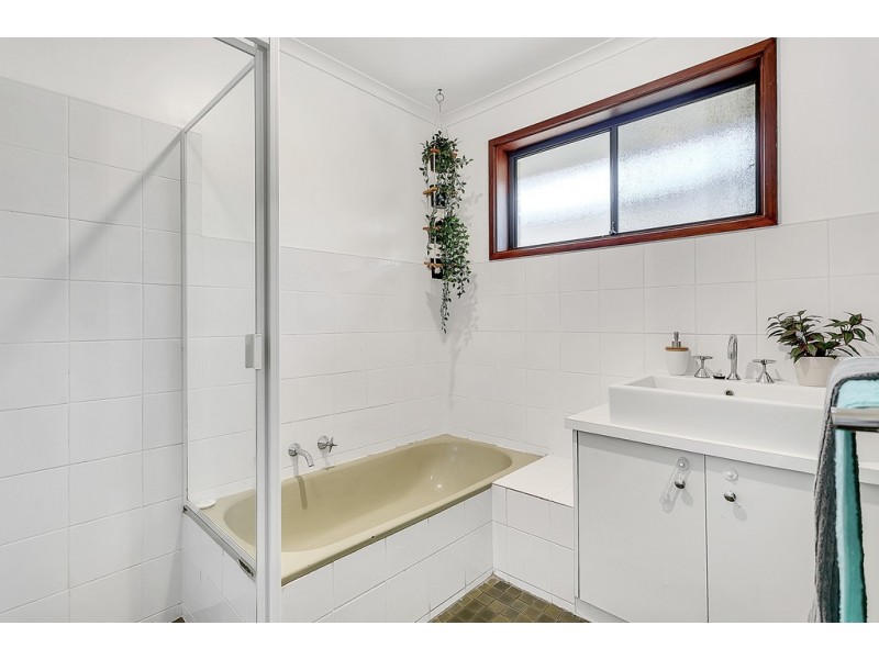 5 Dawson Avenue, Happy Valley SA 5159