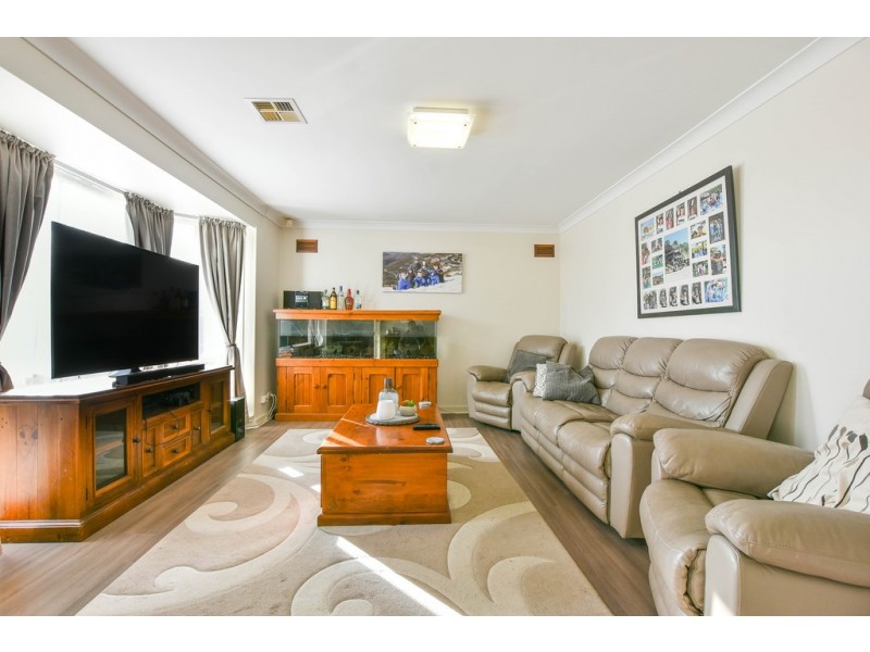 16 Abbott Ave, Morphett Vale SA 5162