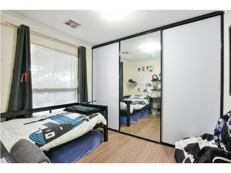 16 Abbott Ave, Morphett Vale SA 5162