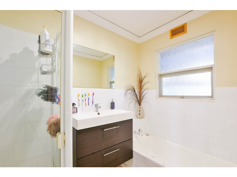 16 Abbott Ave, Morphett Vale SA 5162