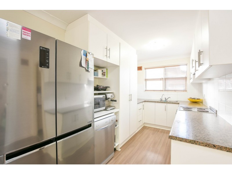 16 Abbott Ave, Morphett Vale SA 5162