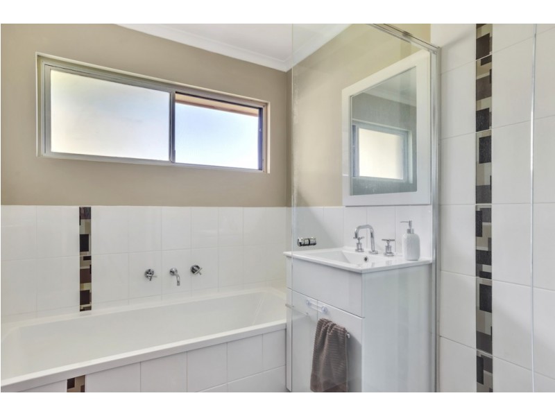 42 Holly Rise, Hackham West SA 5163