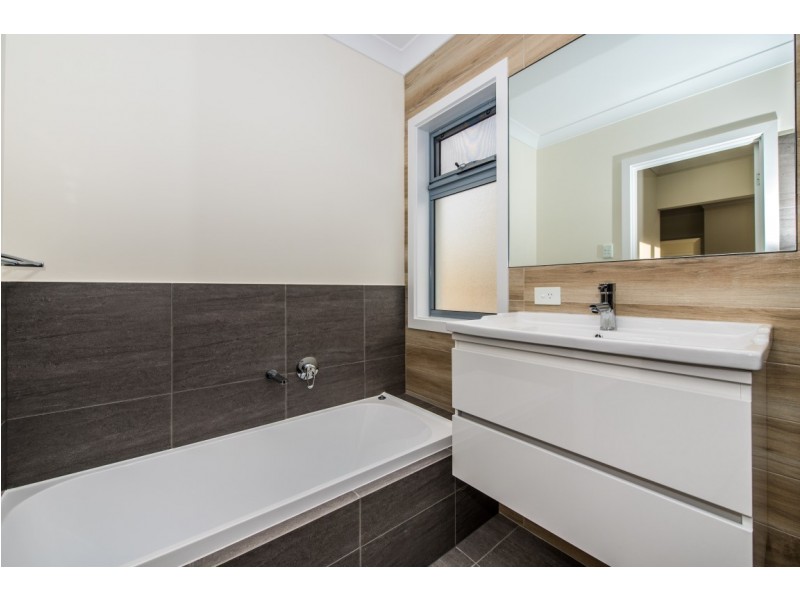 22c Grazing Ave, Morphett Vale SA 5162