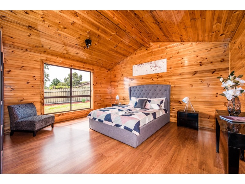 3 Garnet Crescent, Flagstaff Hill SA 5159