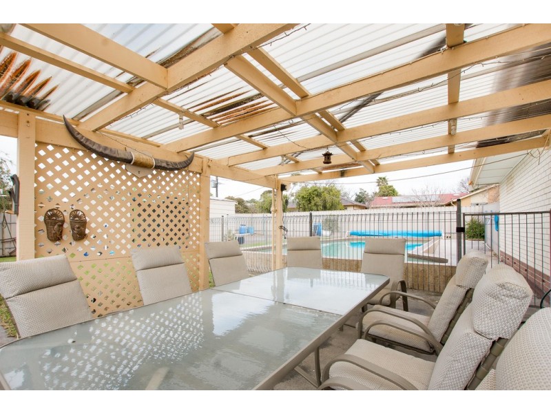 1 Rajah Street, Morphett Vale SA 5162