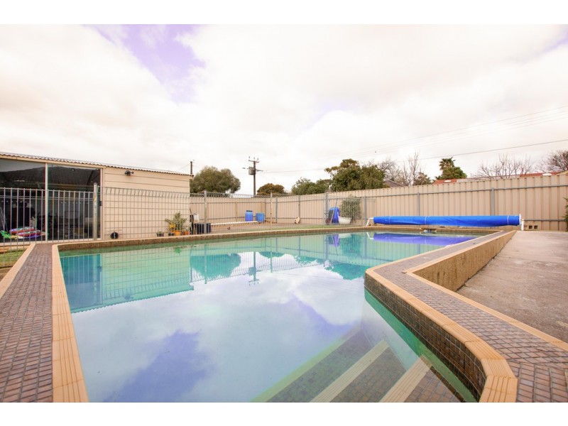 1 Rajah Street, Morphett Vale SA 5162