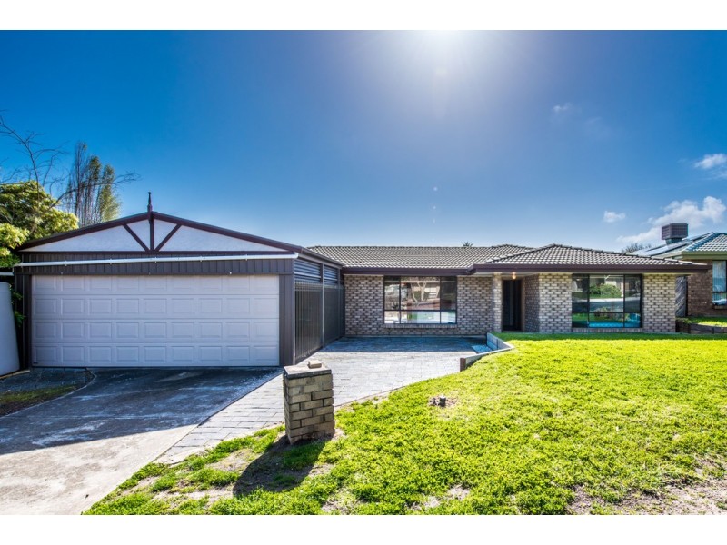 12 Saint Martins Court, Woodcroft SA 5162