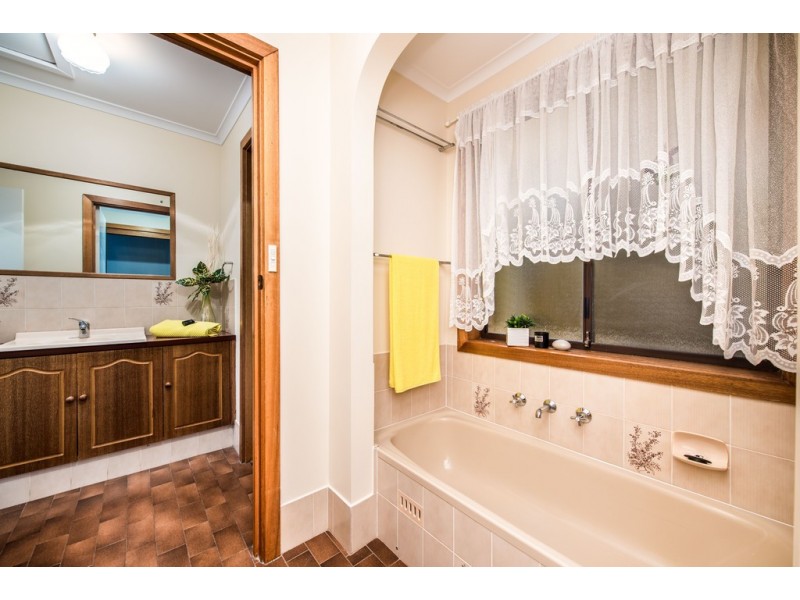 12 Saint Martins Court, Woodcroft SA 5162