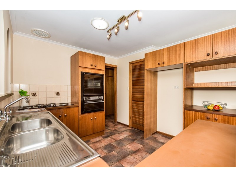 12 Saint Martins Court, Woodcroft SA 5162