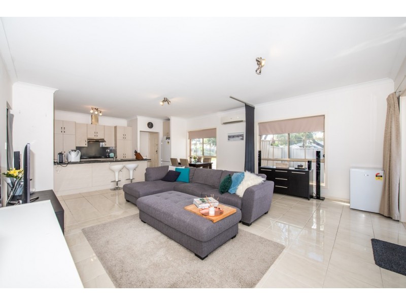 7 Bishops Hill Road, Happy Valley SA 5159