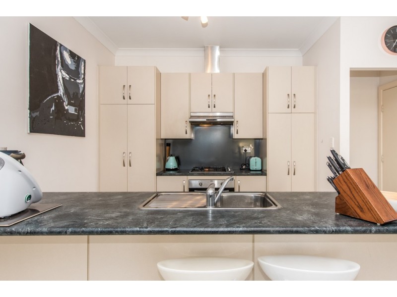 7 Bishops Hill Road, Happy Valley SA 5159