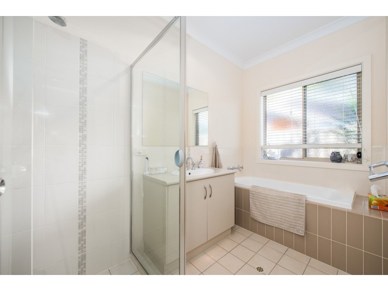 7 Bishops Hill Road, Happy Valley SA 5159