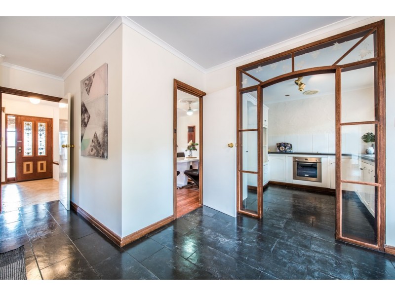 12 Barramundi Drive, Hallett Cove SA 5158