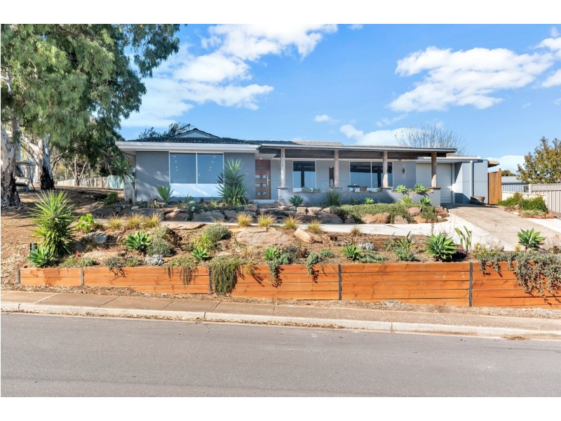 11 Scarvell Avenue, Trott Park SA 5158