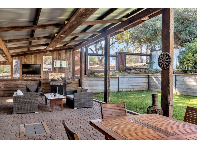 11 Scarvell Avenue, Trott Park SA 5158