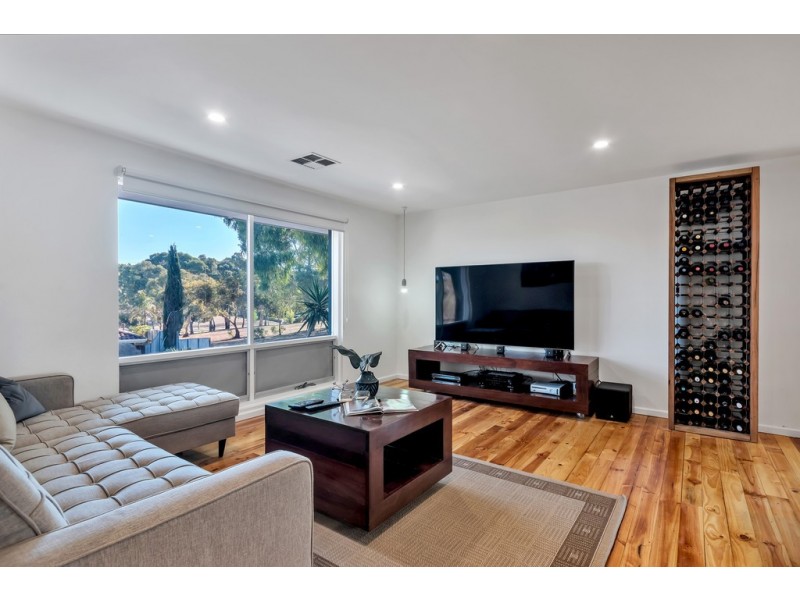 11 Scarvell Avenue, Trott Park SA 5158