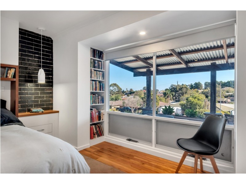 11 Scarvell Avenue, Trott Park SA 5158