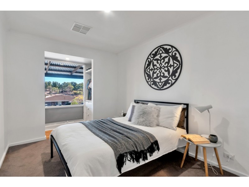 11 Scarvell Avenue, Trott Park SA 5158