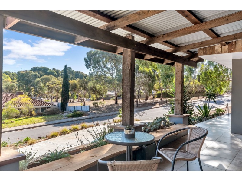 11 Scarvell Avenue, Trott Park SA 5158