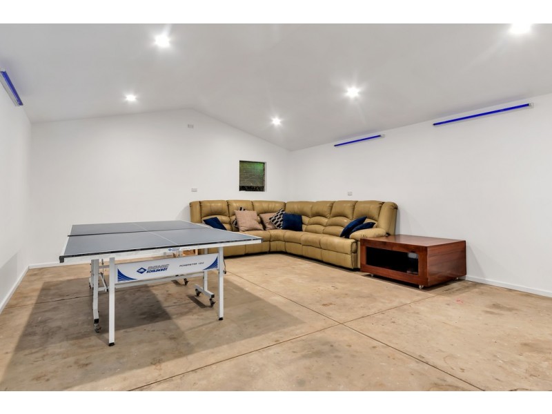 11 Scarvell Avenue, Trott Park SA 5158