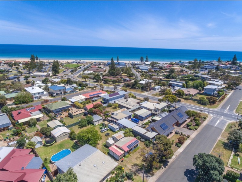14 Third Avenue, Moana SA 5169