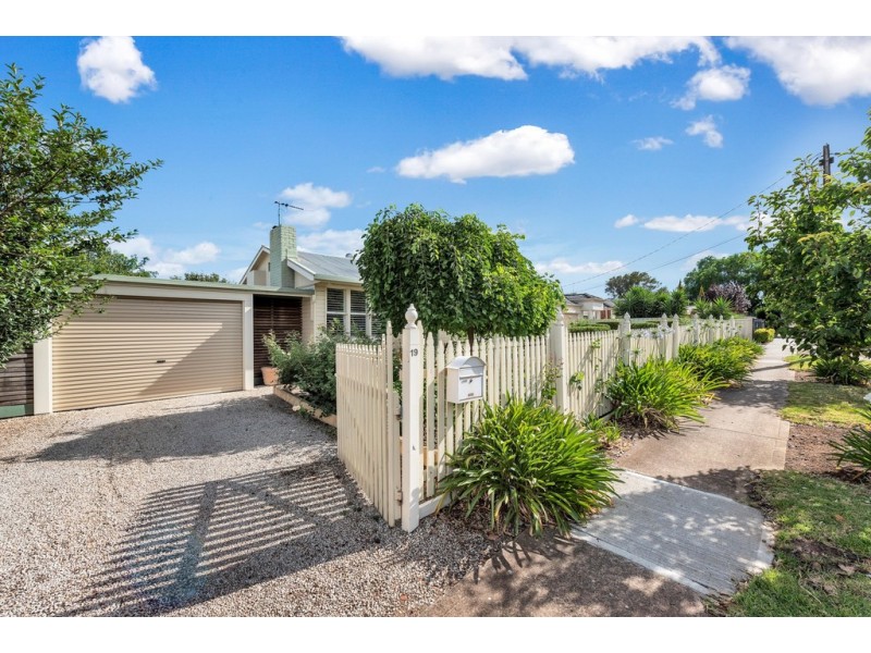 19 Russell Avenue, Seacombe Gardens SA 5047