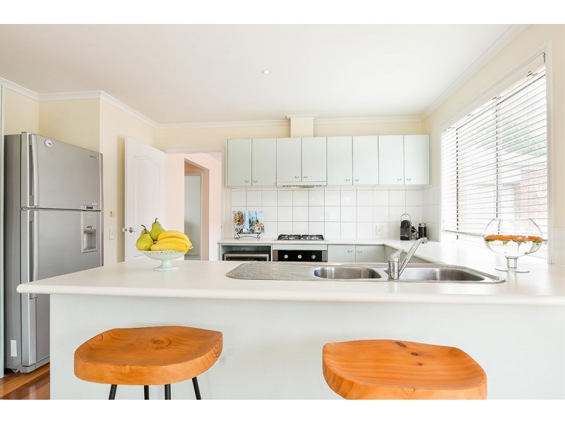 24 Sovereign Drive, Woodcroft SA 5162