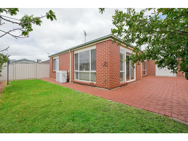 24 Sovereign Drive, Woodcroft SA 5162
