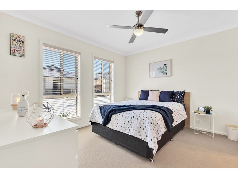 2/15 Sovereign Drive, Woodcroft SA 5162