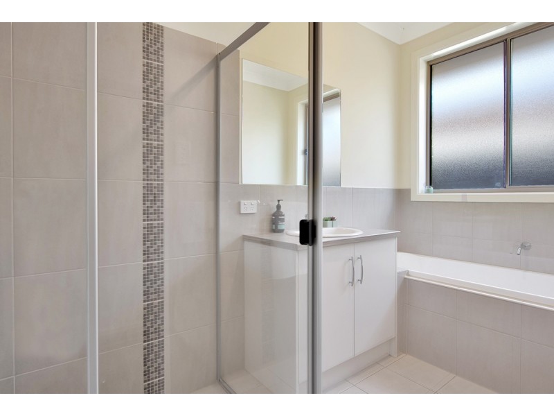 2/15 Sovereign Drive, Woodcroft SA 5162