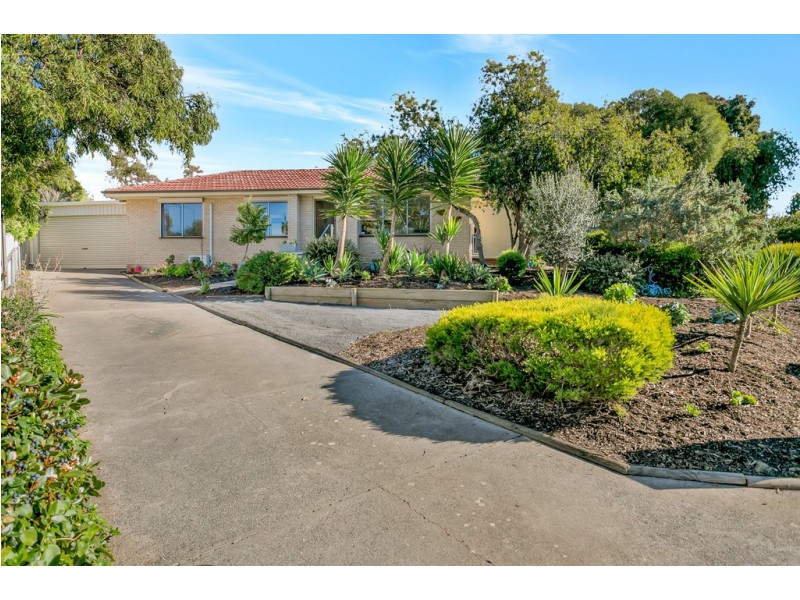 15 Dickerson Crescent, Trott Park SA 5158