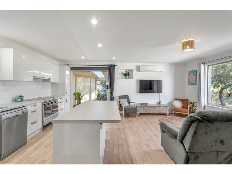 15 Dickerson Crescent, Trott Park SA 5158