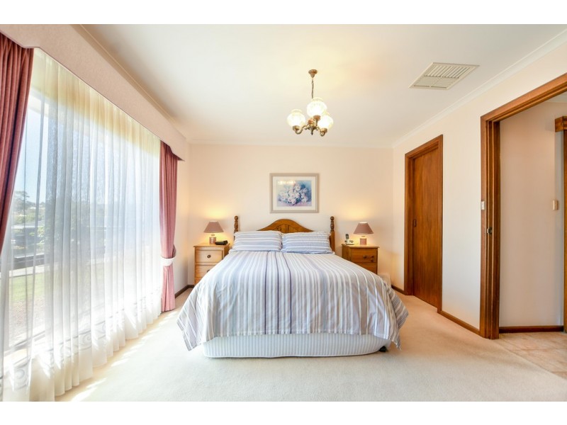 7 Montpelier Street, Woodcroft SA 5162