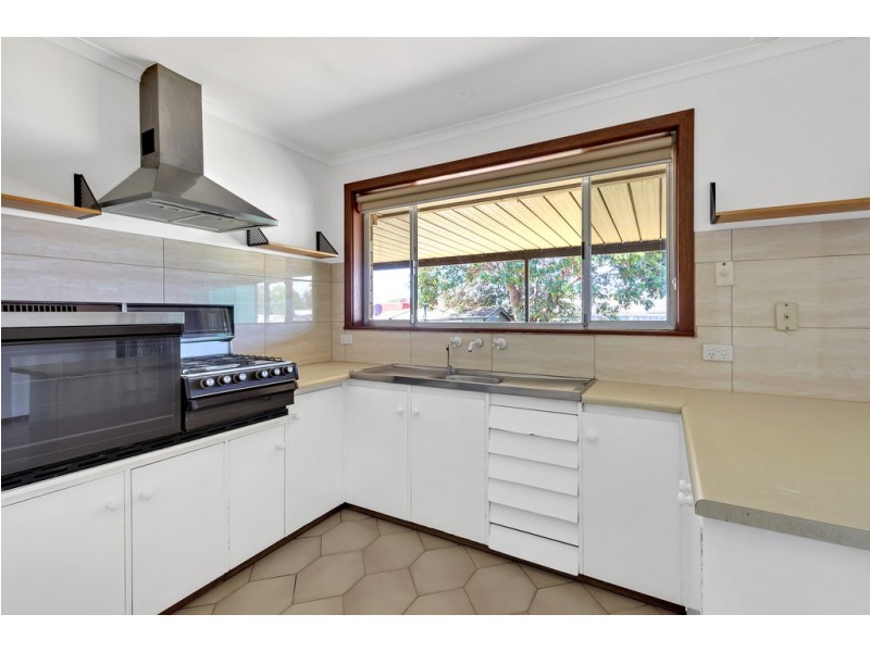 5 Kathryn Drive, Morphett Vale SA 5162