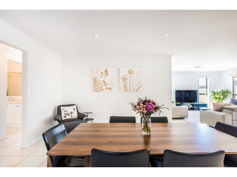 77 Esperance Boulevard, Seaford Rise SA 5169