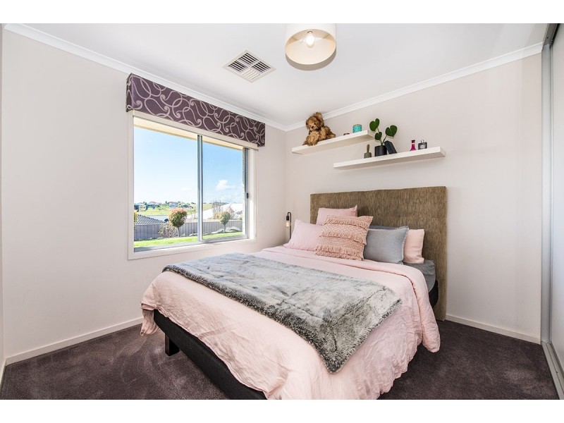 77 Esperance Boulevard, Seaford Rise SA 5169