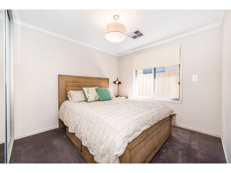 77 Esperance Boulevard, Seaford Rise SA 5169