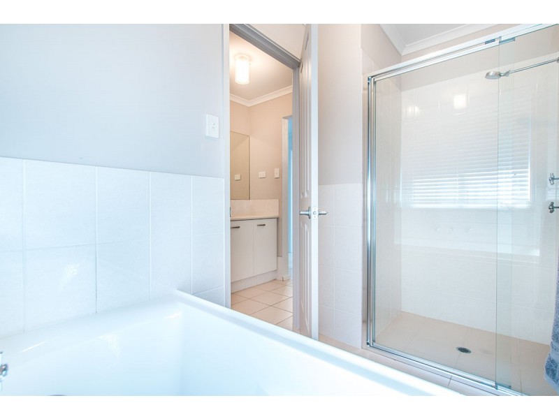 77 Esperance Boulevard, Seaford Rise SA 5169