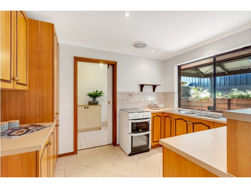 2/1 Dellvale Court, Flagstaff Hill SA 5159