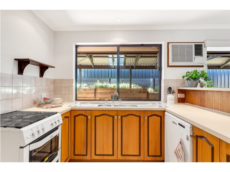 2/1 Dellvale Court, Flagstaff Hill SA 5159