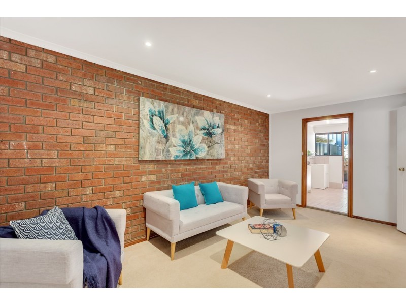 2/1 Dellvale Court, Flagstaff Hill SA 5159