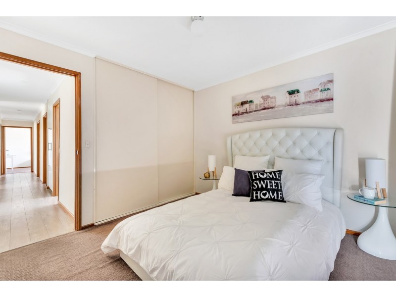 104 Reynell Road, Woodcroft SA 5162