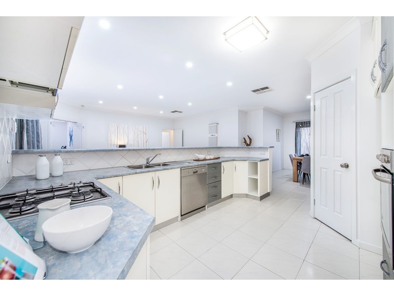 2 Marine Place, Seaford Rise SA 5169